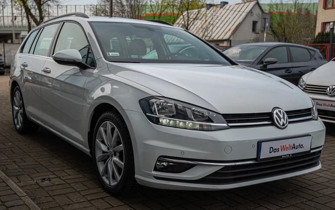 Volkswagen Golf cena 71900 przebieg: 69900, rok produkcji 2019 z Dęblin małe 562